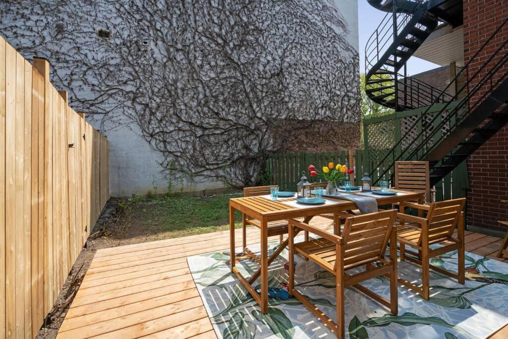 Townhouse Oldmtl Vibe Patio Yard 8 Guests+Parking Apartment Montreal Exterior photo